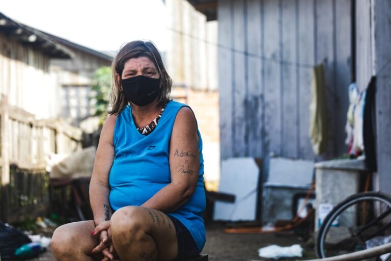 ‘Eu não sei nem te explicar a fome’, diz moradora de SC que vive da venda de materiais recicláveis e de doações